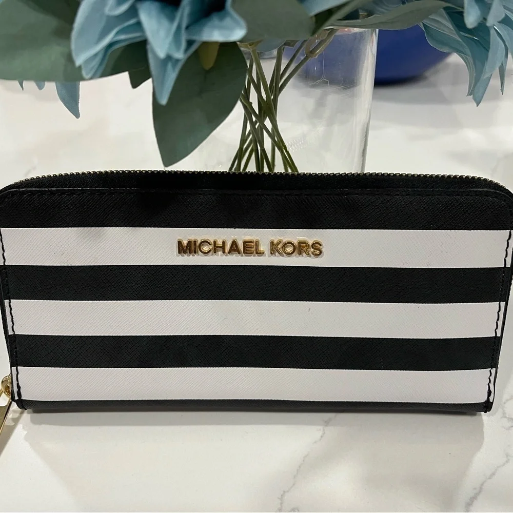 Michael Kors Black and White Striped Clutch Wallet (NEW)